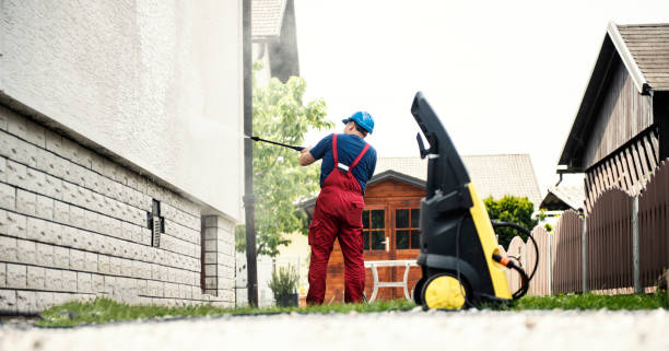 Best Garage Pressure Washing  in Darien, WI
